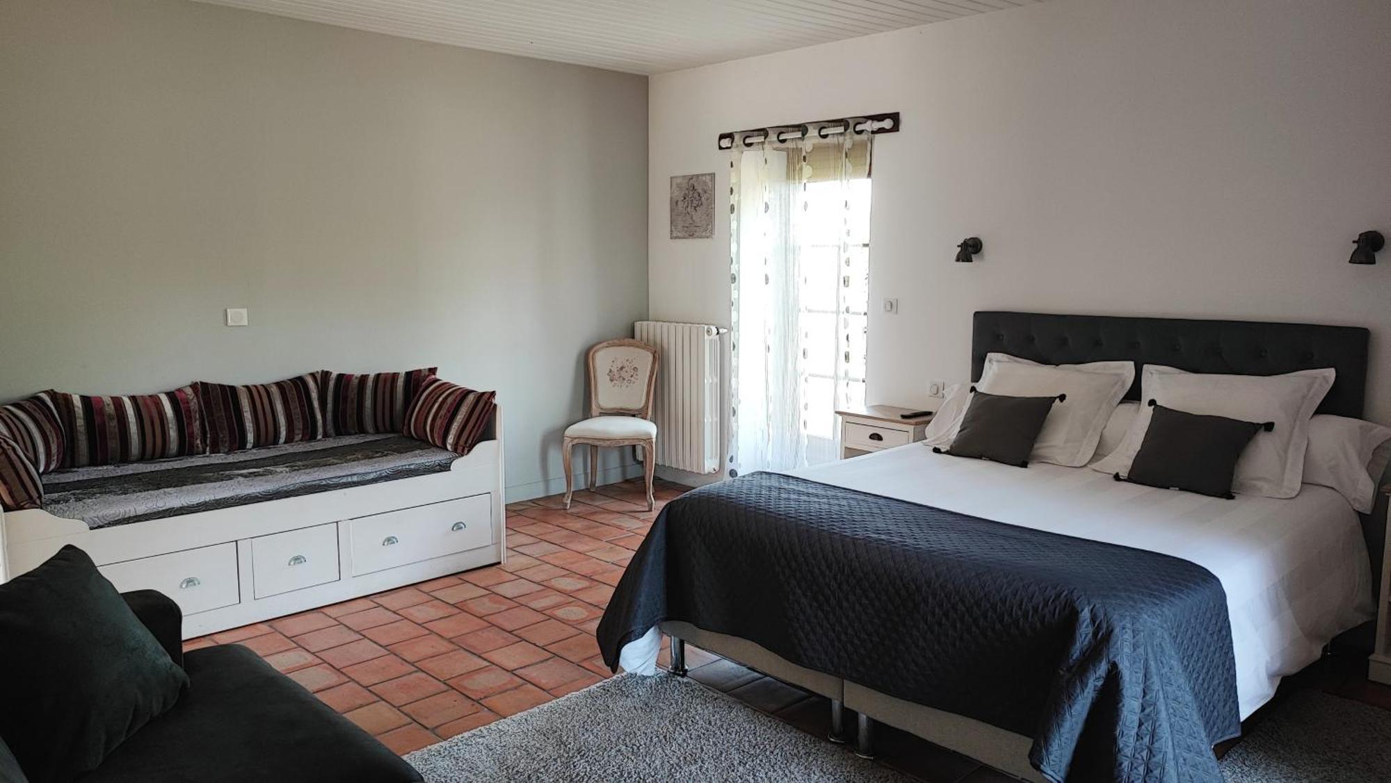 Au Clos Des Templiers Puyravault  Luaran gambar